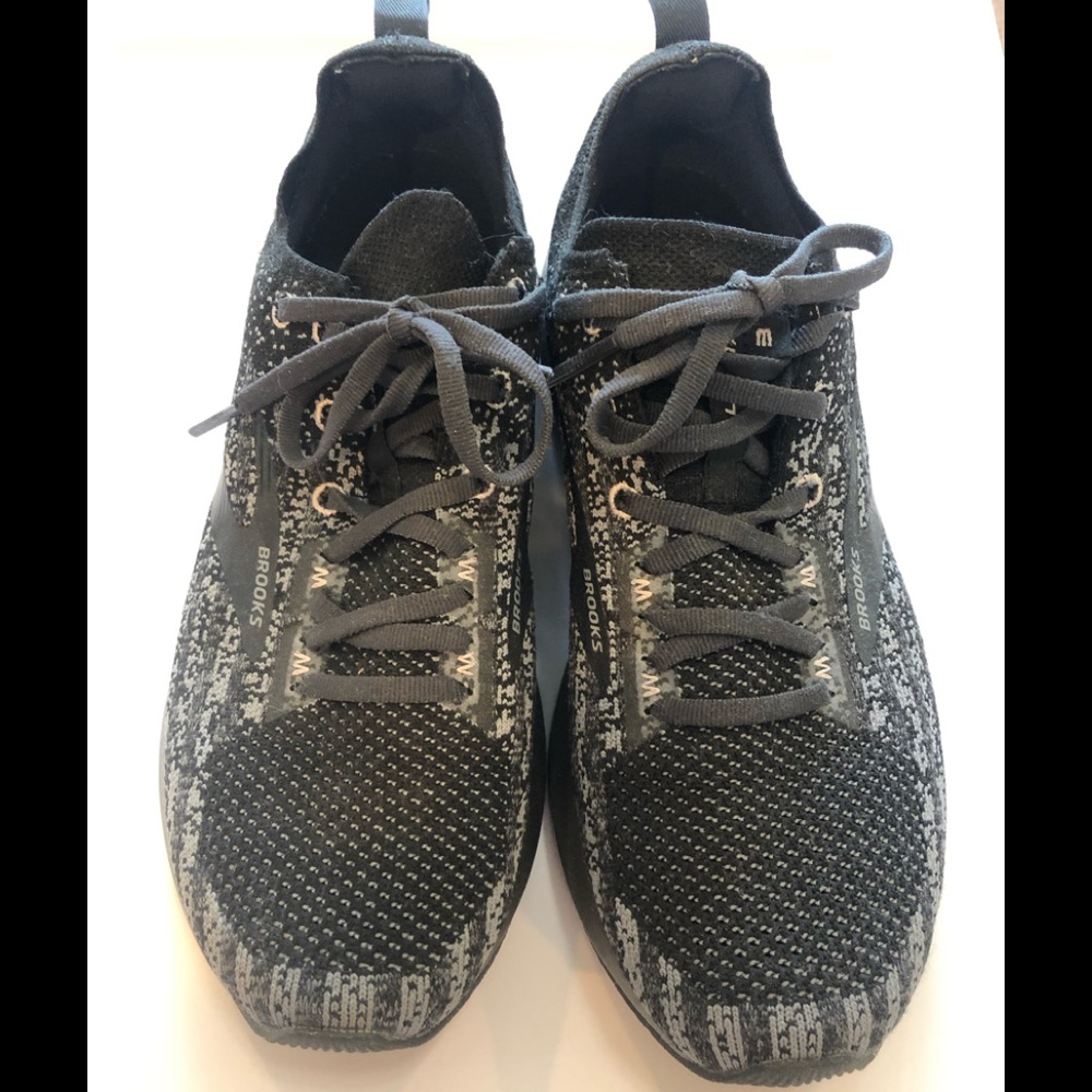 Brooks Levitate 3 size 10